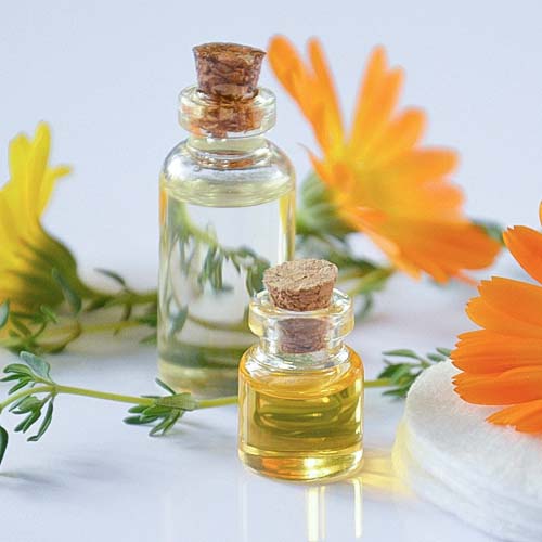 aromathérapie pot de crème composés aromatiques extraits de plantespharmacie du Marché